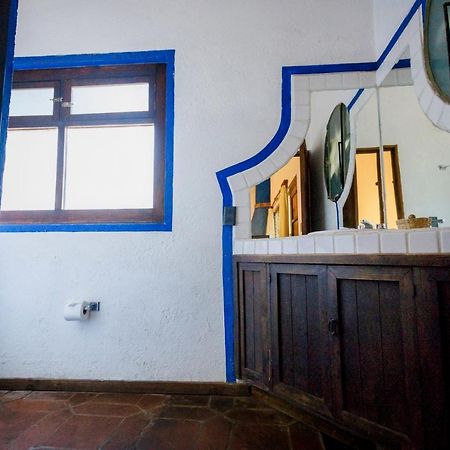 Lago Sol Hotel & Suites Tzintzuntzan Bagian luar foto