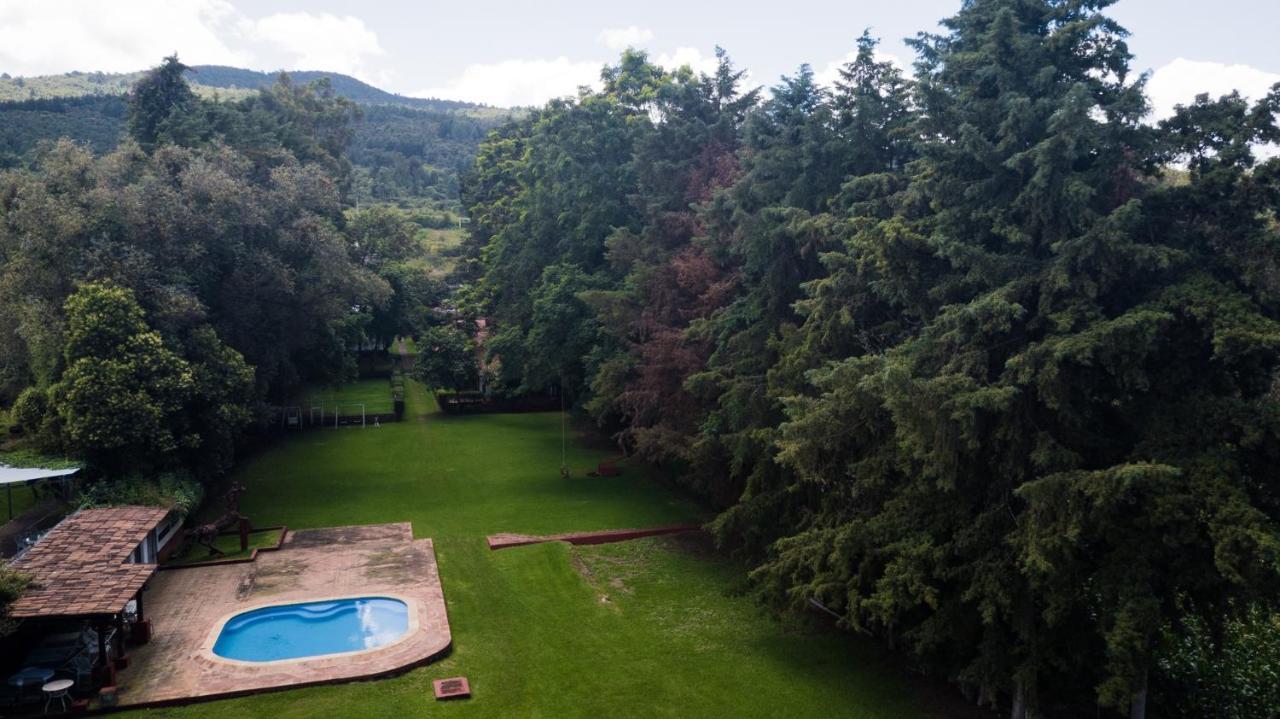 Lago Sol Hotel & Suites Tzintzuntzan Bagian luar foto