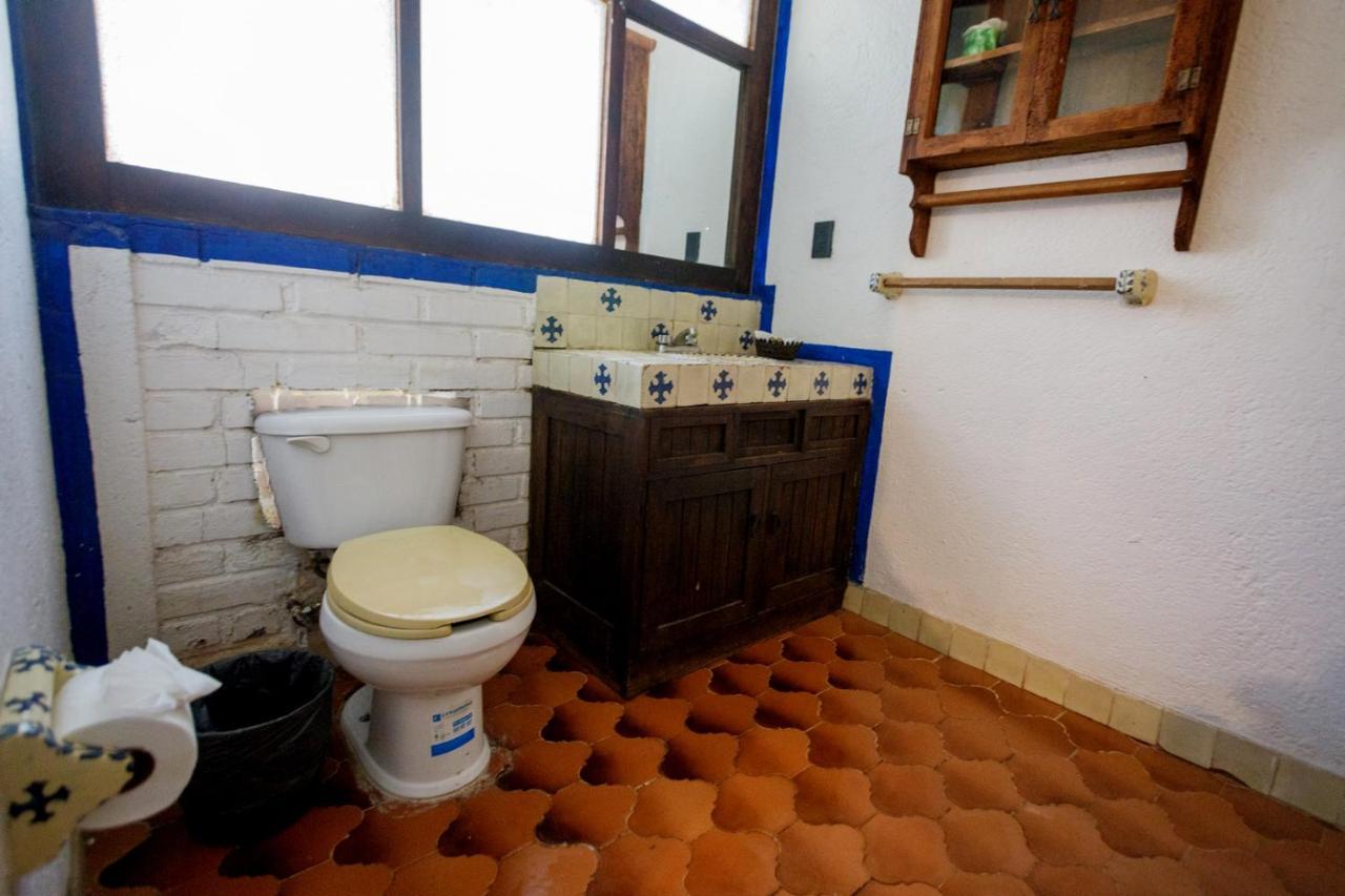 Lago Sol Hotel & Suites Tzintzuntzan Bagian luar foto
