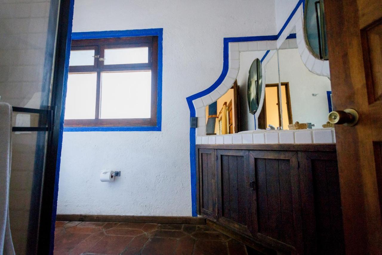 Lago Sol Hotel & Suites Tzintzuntzan Bagian luar foto