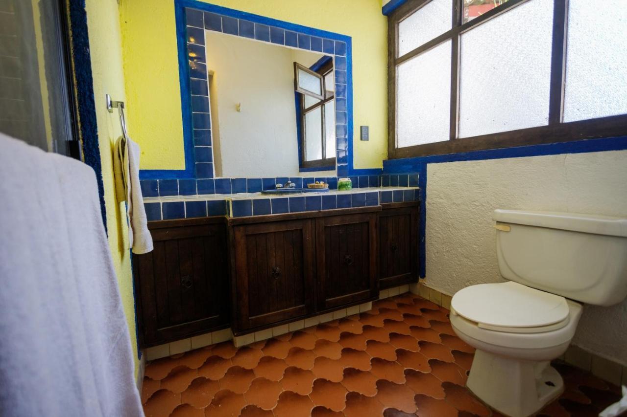 Lago Sol Hotel & Suites Tzintzuntzan Bagian luar foto
