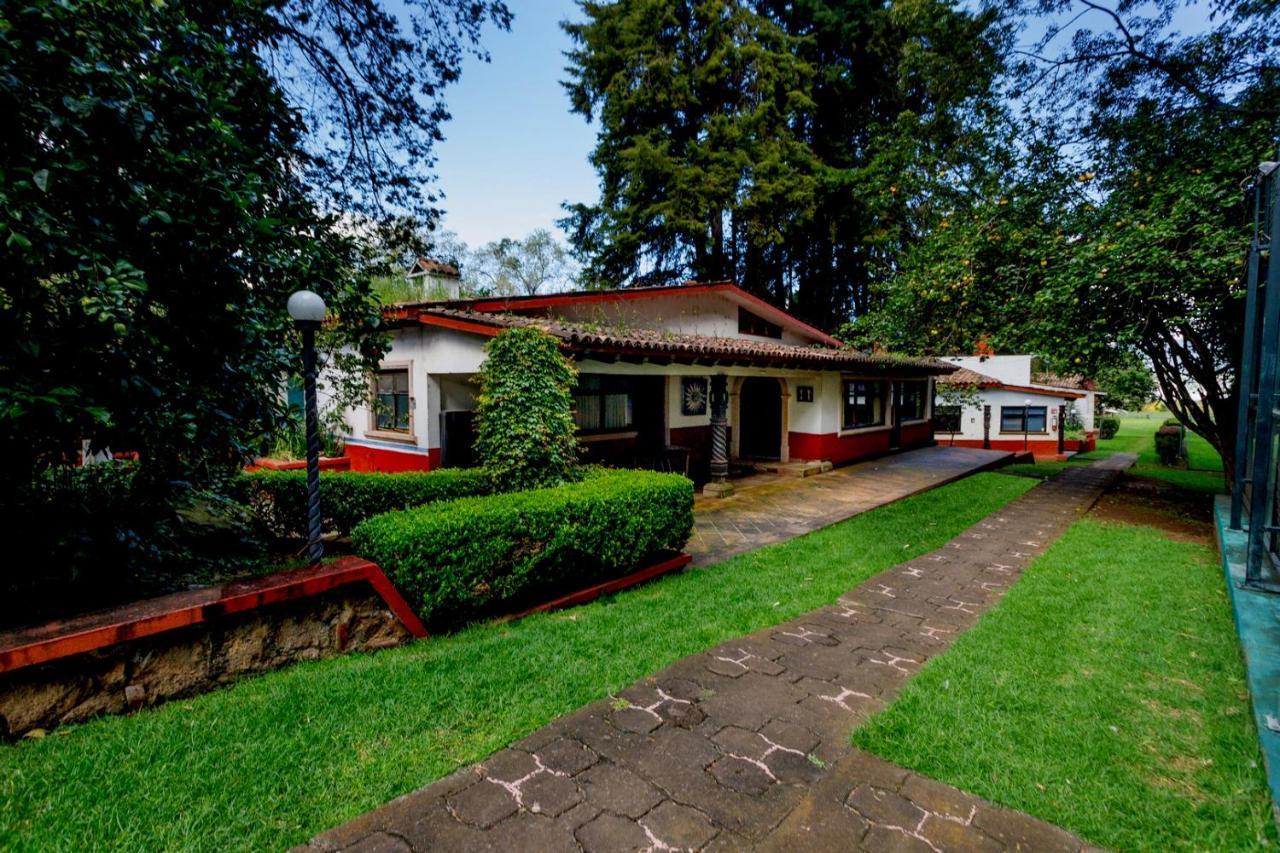 Lago Sol Hotel & Suites Tzintzuntzan Bagian luar foto
