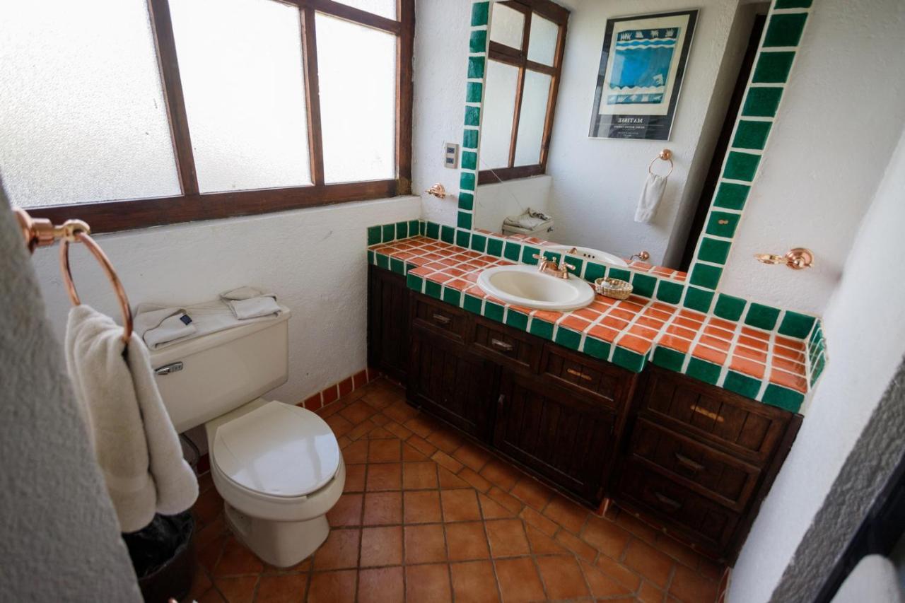 Lago Sol Hotel & Suites Tzintzuntzan Bagian luar foto