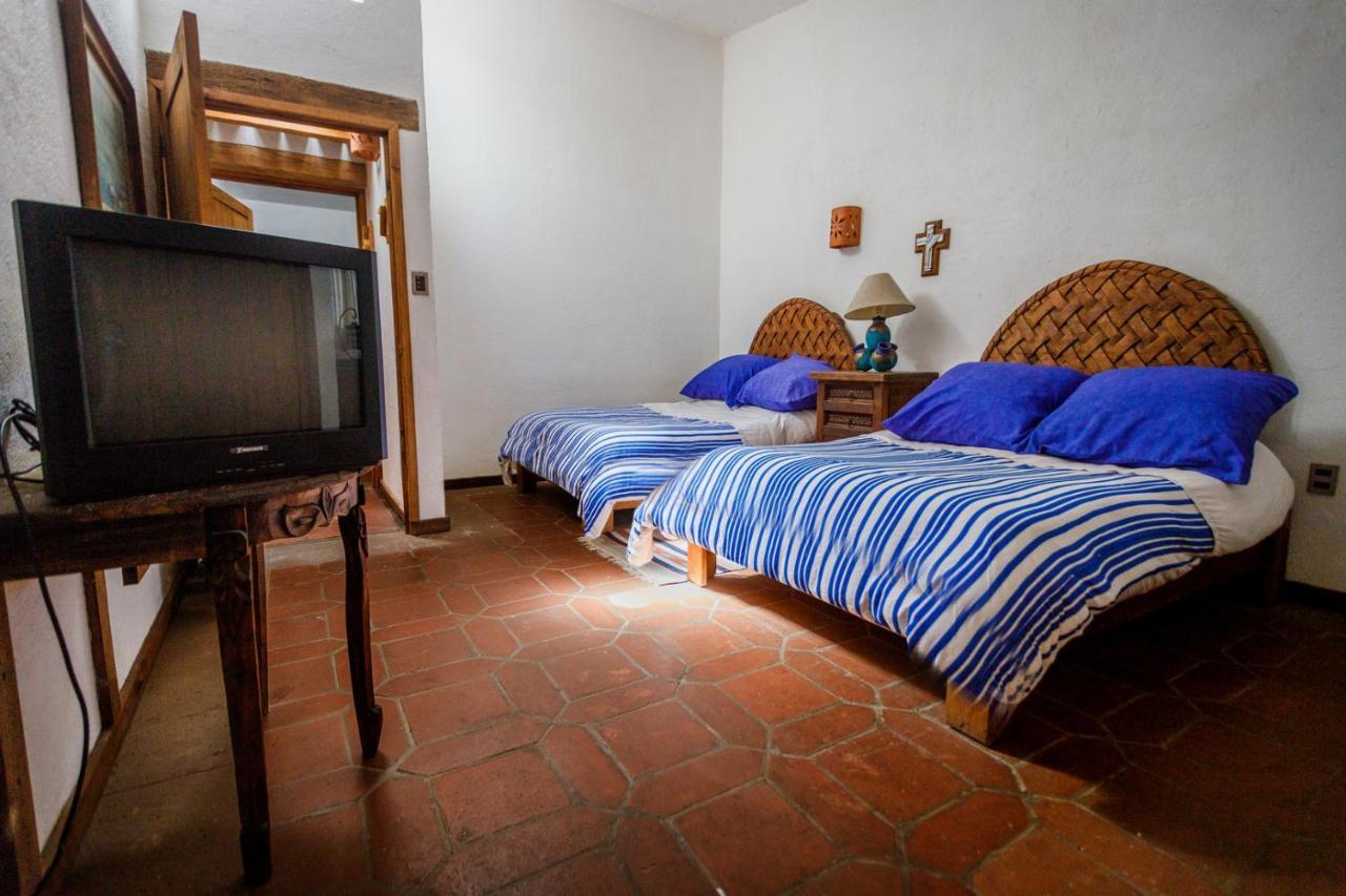 Lago Sol Hotel & Suites Tzintzuntzan Bagian luar foto