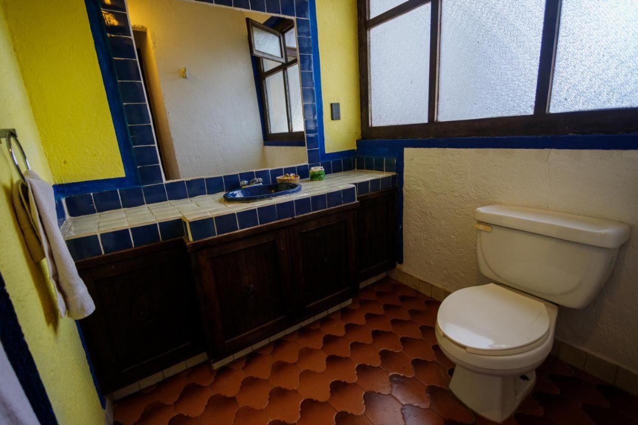 Lago Sol Hotel & Suites Tzintzuntzan Bagian luar foto