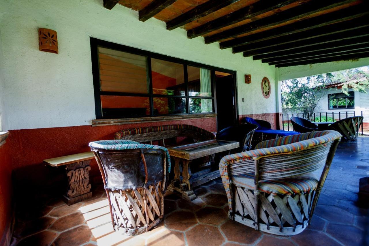 Lago Sol Hotel & Suites Tzintzuntzan Bagian luar foto