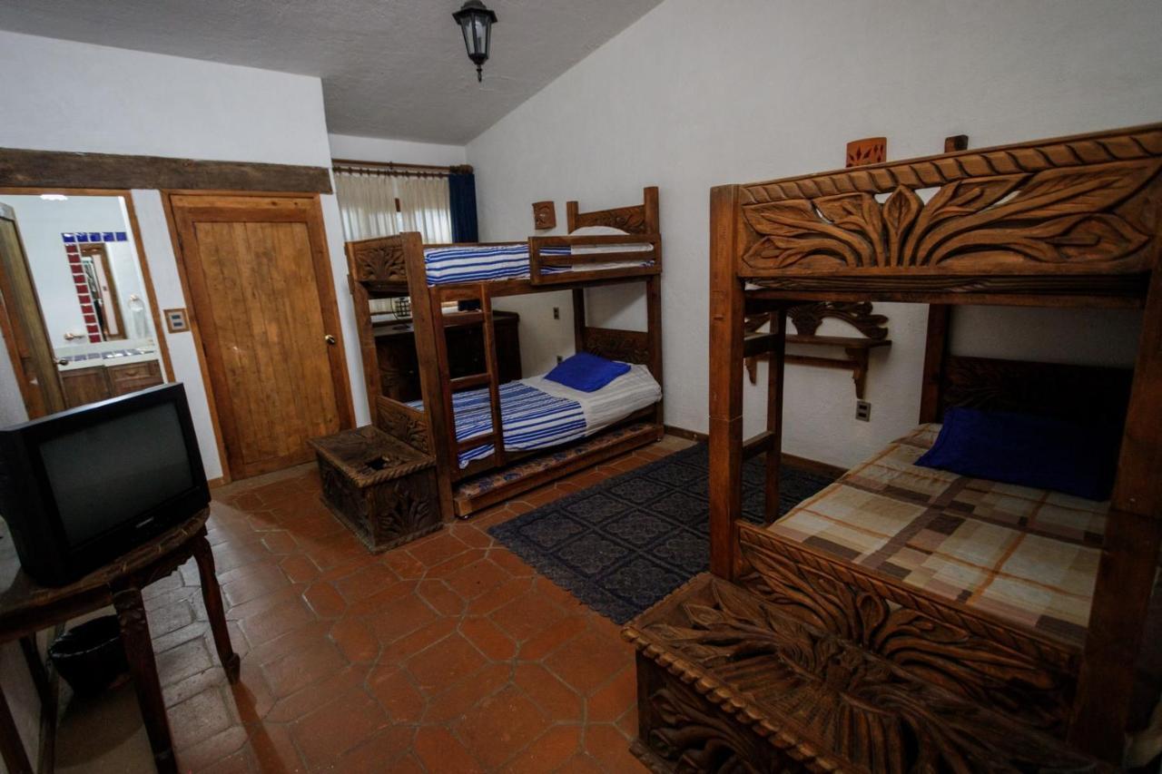 Lago Sol Hotel & Suites Tzintzuntzan Bagian luar foto